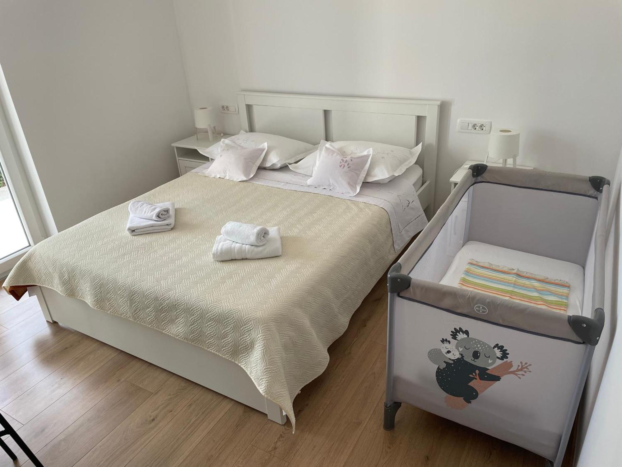 Apartments Tom Мимице Екстериор снимка