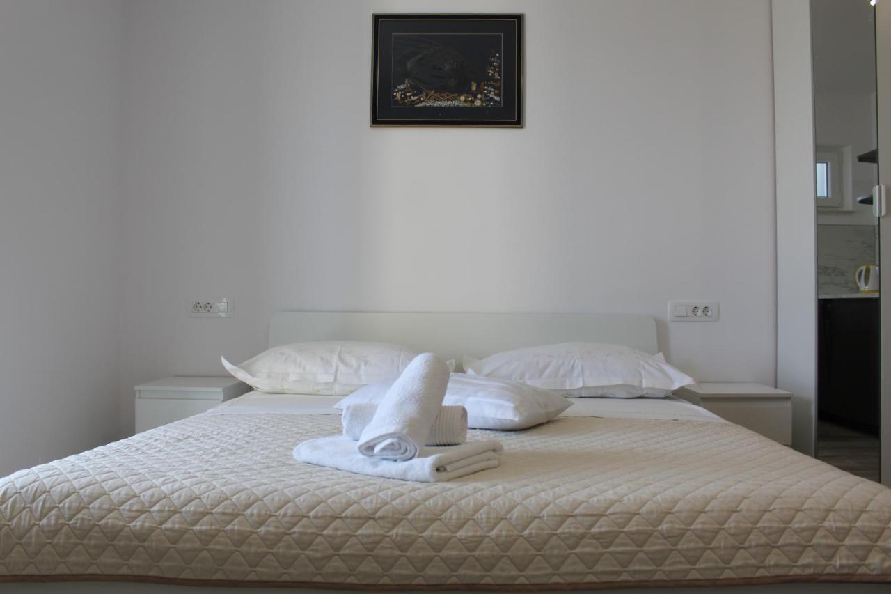 Apartments Tom Мимице Екстериор снимка