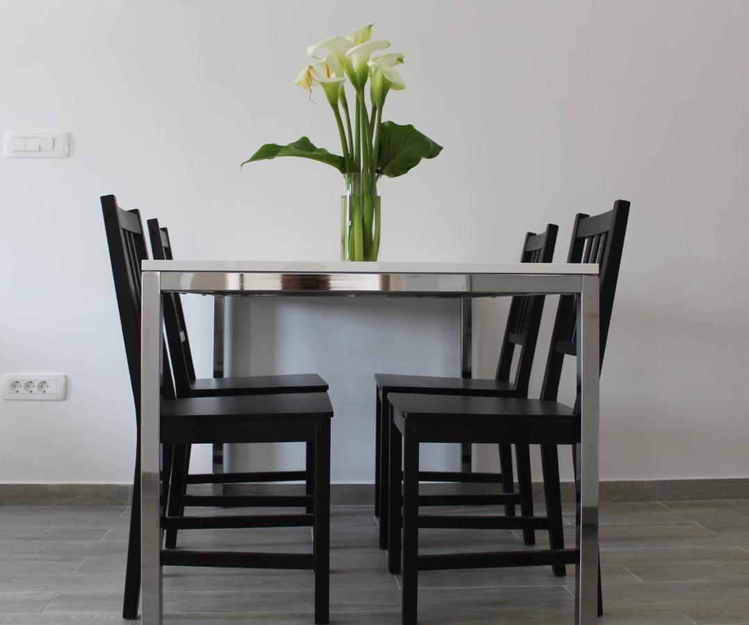Apartments Tom Мимице Екстериор снимка