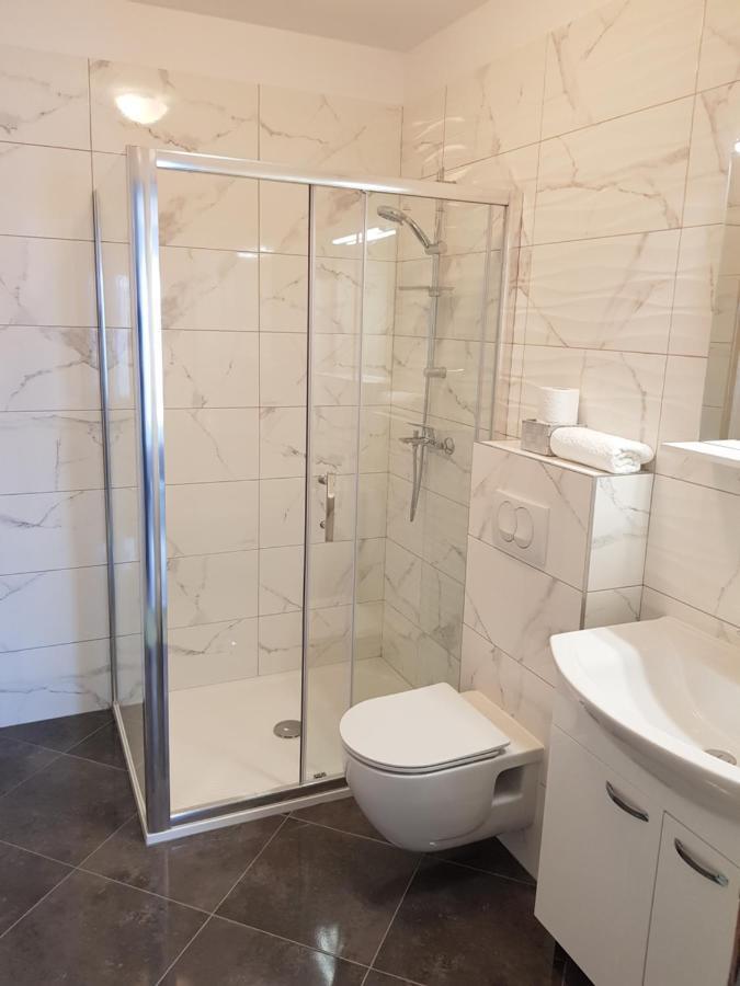 Apartments Tom Мимице Екстериор снимка